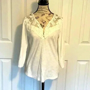 Chaps Women’s Long Sleeve  Top With Embroidered Detail. Size M